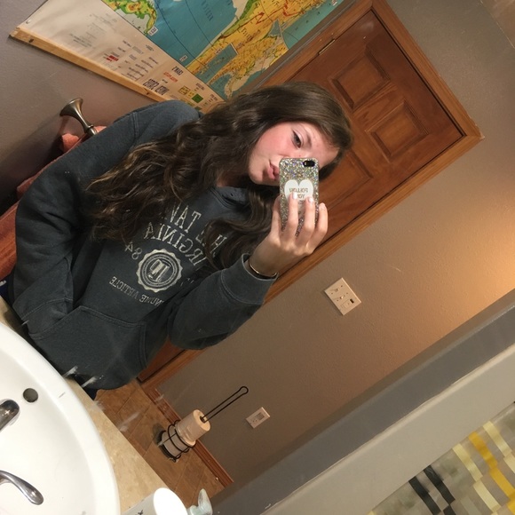 Meet your Posher, Alexa - Picture 2 of 7